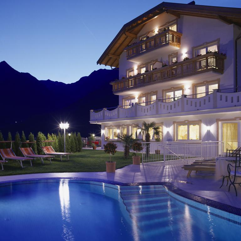 Adults Only Hotel Grafenstein Scena Esterno foto