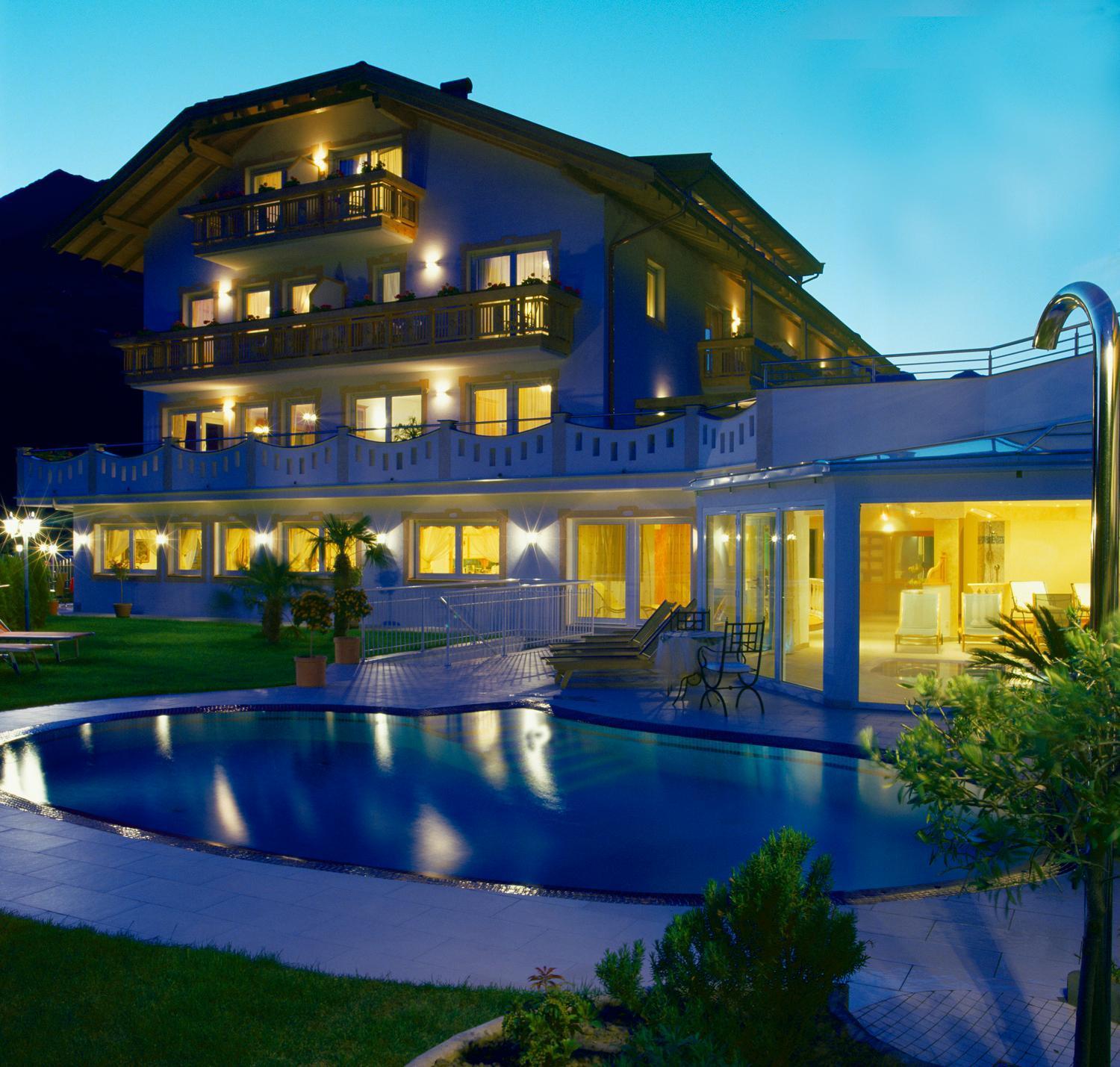 Adults Only Hotel Grafenstein Scena Esterno foto
