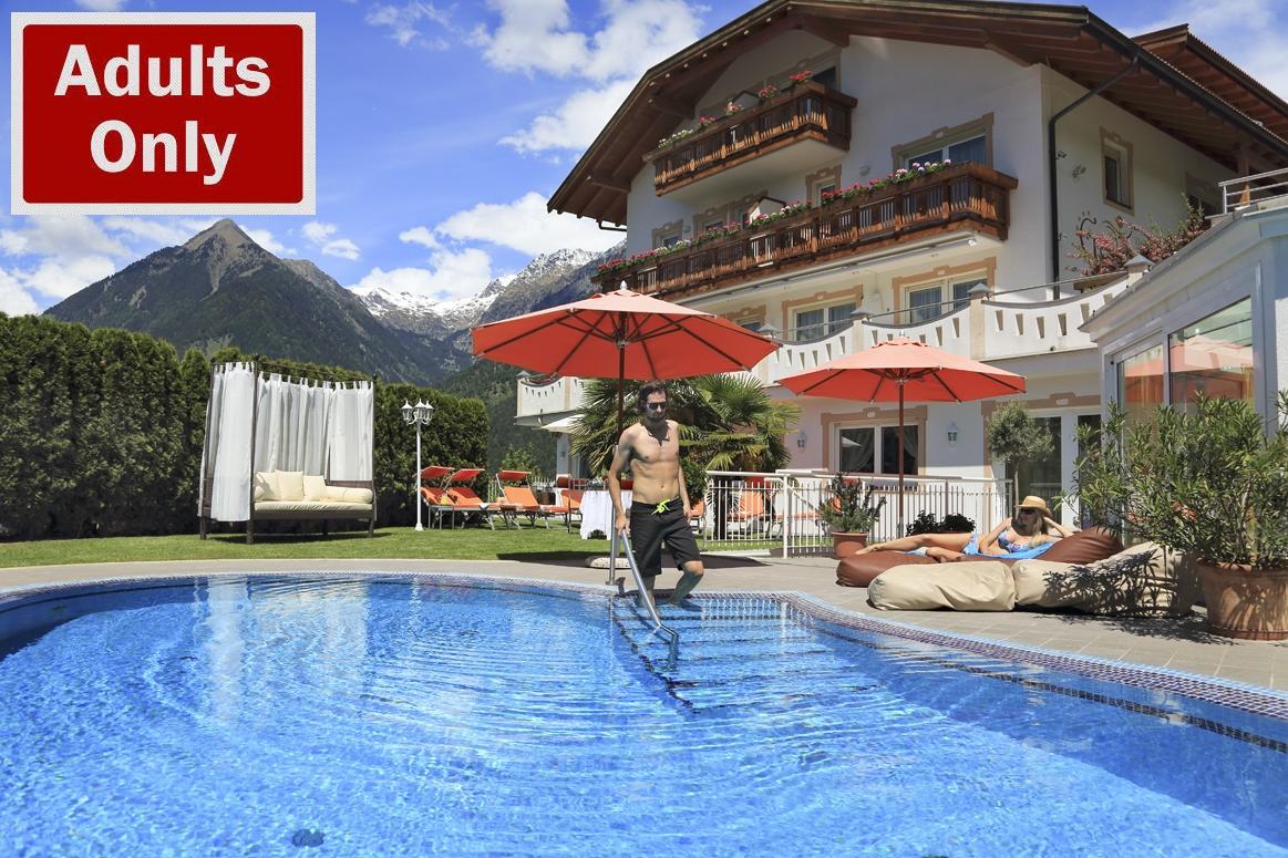 Adults Only Hotel Grafenstein Scena Esterno foto